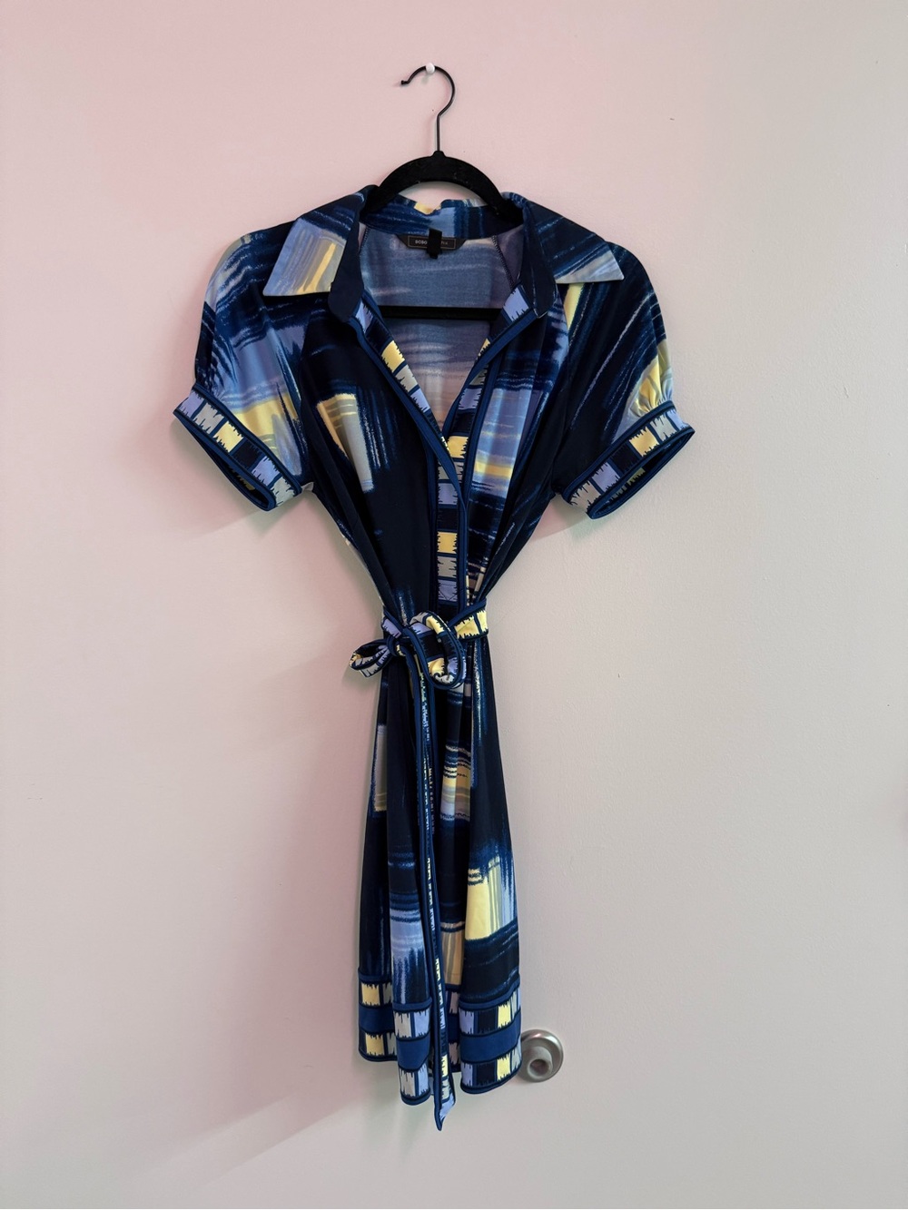 BCBGMaxAzria Navy & Yellow Printed Tie-Waist Midi Shirt Dress